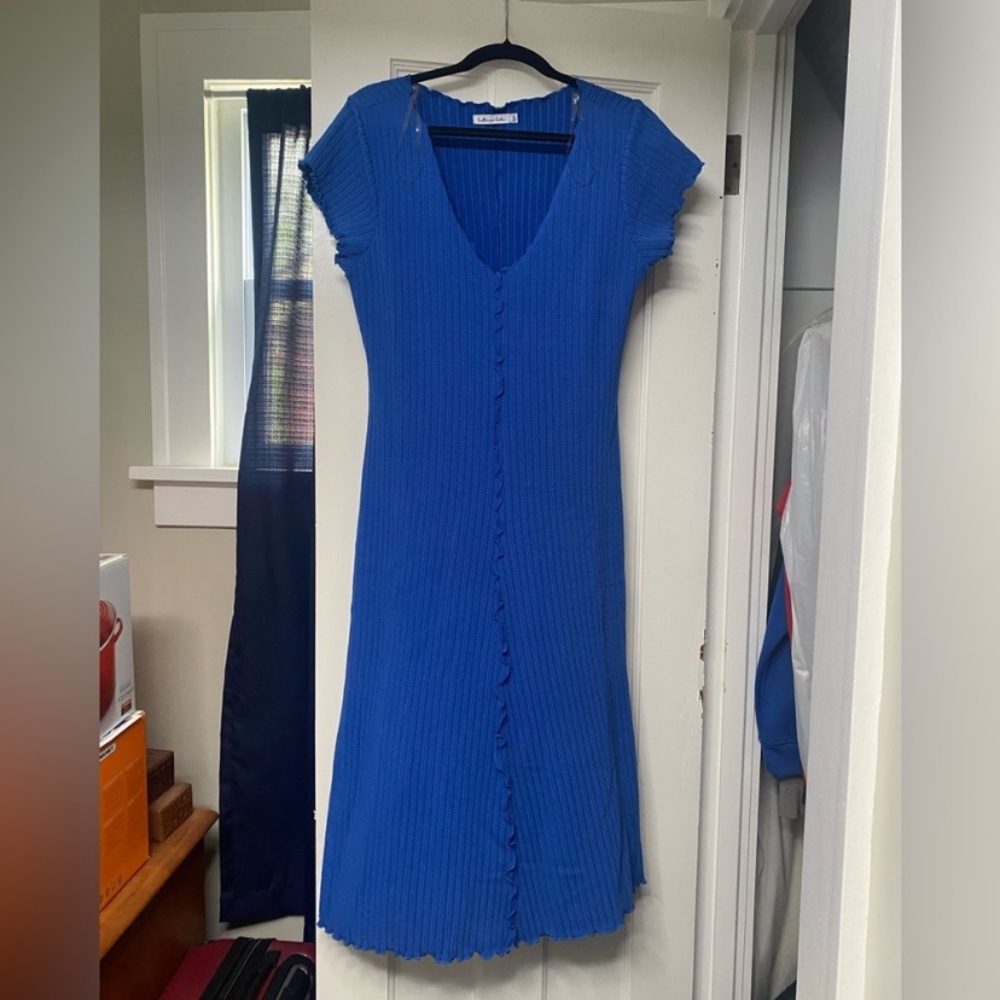 Blue Midi Sheath Dress with V-Neck and Cap Sleeves